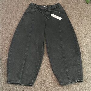 Women's Belted Charcoal Barrel Jeans